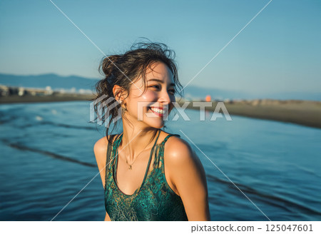 一位女士正在享受避暑勝地 125047601