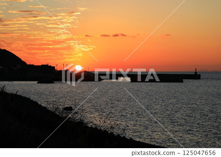 從 JR 下灘站欣賞到的美麗日落（日本愛媛郡伊回） 125047656
