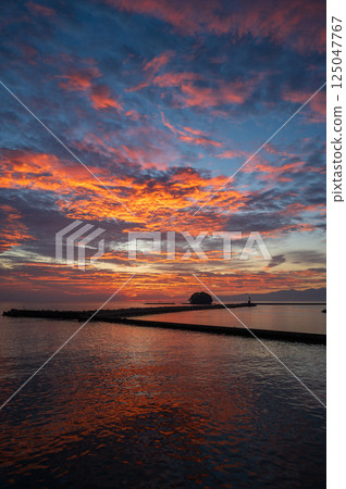 Himi City, Toyama Prefecture, sunrise 125047767