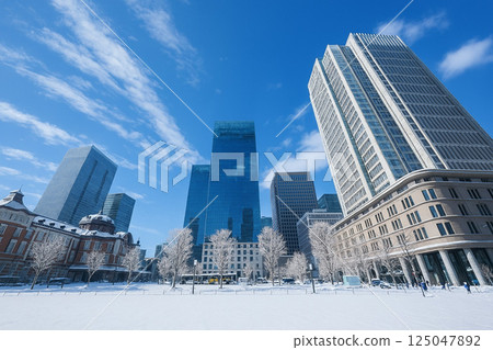 Tokyo Station Marunouchi Station Square and snow scene Tokyo Station Marunouchi Station Square and snow scene 125047892