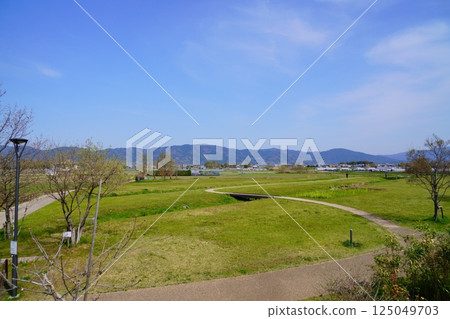 The blue fence of Yamato, unchanged since the Yayoi period, as seen from the Karako-Kagi ruins 125049703