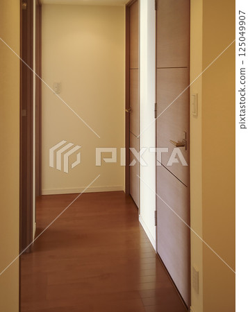 Apartment interior corridor Apartment interior corridor 125049907