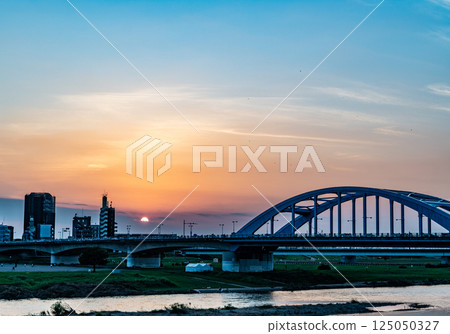 Tokyo evening view of Maruko Bridge Tokyo evening view of Maruko Bridge 125050327