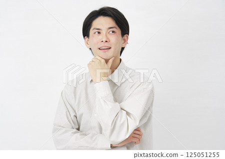 20 多歲的男人，想像一下，白色背景 125051255