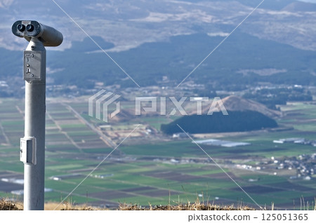 從大觀峰眺望火山口 125051365