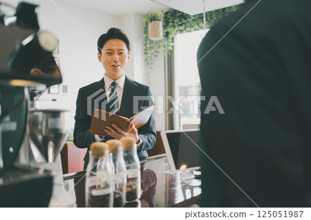 coffee shop, cafe, cafeteria 125051987