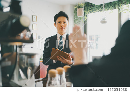 coffee shop, cafe, cafeteria 125051988