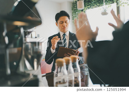 咖啡館 咖啡廳 業務員 125051994