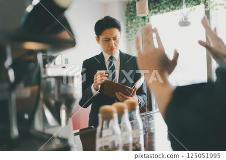 coffee shop, cafe, cafeteria 125051995