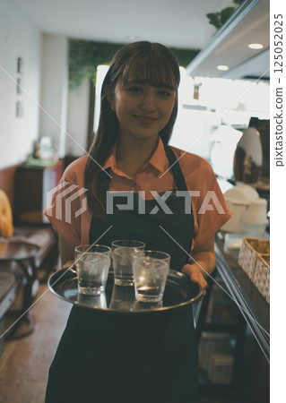 females, cafeteria, cafe 125052025