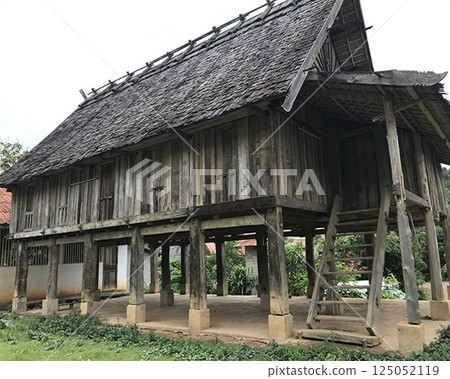 寮國鄉村與傳統高腳屋 125052119