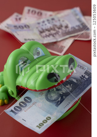 Taiwanese currency Yuan Overseas travel transaction Taiwanese dollar 125053609