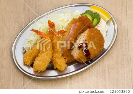 炸蝦等三種油炸食品拼盤 125053860