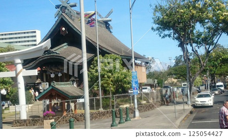 夏威夷的生活方式、寺廟、汽車、當地居民 夏威夷的生活方式、寺廟、汽車、當地居民 125054427