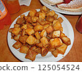 Hawaii: Locally popular snack bread 125054524