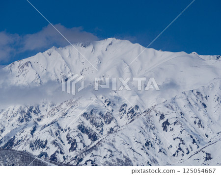長野縣白馬村北阿爾卑斯山的晴空和白雪 長野縣白馬村北阿爾卑斯山的晴空和白雪 125054667