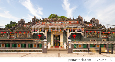 Chan She Shu Yuen Ancestral Hall in Kuala Lumpur, Malaysia, with its intricate architecture and rich cultural heritage Chan She Shu Yuen Ancestral Hall in Kuala Lumpur, Malaysia, with its intricate architecture and rich cultural heritage 125055029