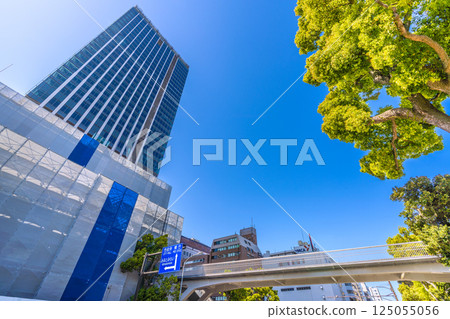 日本橫濱市容，俯瞰關內站前的基地門、橫濱關內塔等 = 2025 年 4 月 14 日 125055056