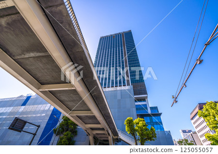 日本橫濱市容,俯瞰關內站前的基地門、橫濱關內塔等 = 2025 年 4 月 14 日 日本橫濱市容,俯瞰關內站前的基地門、橫濱關內塔等 = 2025 年 4 月 14 日 125055057