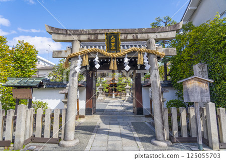 京都將軍八神社鳥居與真門 京都將軍八神社鳥居與真門 125055703