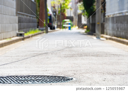 A low-angle photo of the promenade 125055987