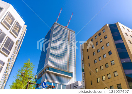 日本橫濱市容,俯瞰關內站前的基地門、橫濱關內塔等 = 2025 年 4 月 14 日 日本橫濱市容,俯瞰關內站前的基地門、橫濱關內塔等 = 2025 年 4 月 14 日 125057407