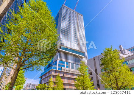 Yokohama cityscape in Japan, overlooking the Base Gate in front of Kannai Station, Yokohama Kannai Tower, etc. = April 14, 2025 125057411