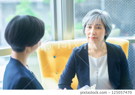 高級女商人開會 125057470