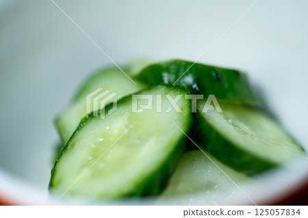 Close-up of pickled cucumbers 125057834