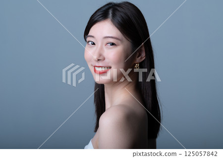 Women's beauty image 125057842