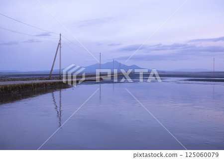 Nagabeda Seaside Road enveloped in the silence of early morning 125060079