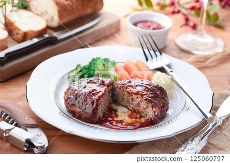 Demiglace hamburger steak 125060797