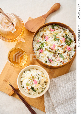 春季蔬菜鹽味櫻花什錦飯 春季蔬菜鹽味櫻花什錦飯 125067776