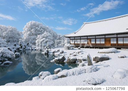 Nijo Castle Garden and Snow Scenery 125067798