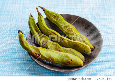 Baked soybeans 125069150