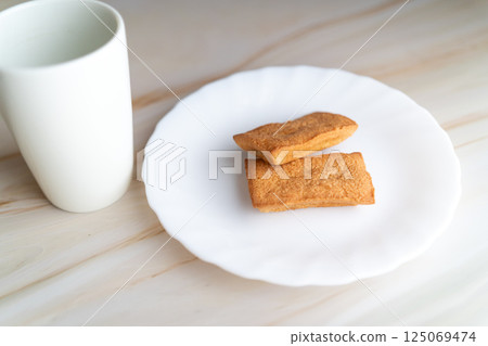 白盤子裡的烘焙食品② 125069474