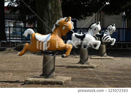 Park animal rides_06 125072583