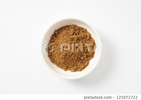 Coriander spice image 125072722