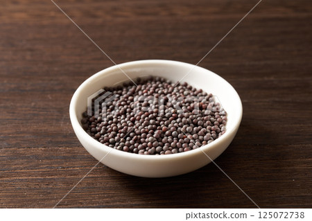 Brown mustard spice image 125072738