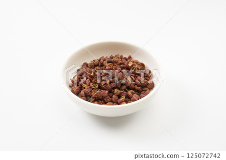 Sichuan pepper spice image Sichuan pepper spice image 125072742