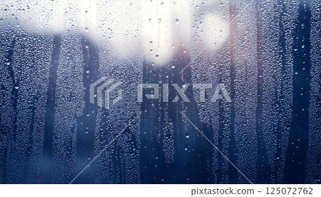 雨天窗玻璃上的水滴和模糊的自然風景情感背景 125072762