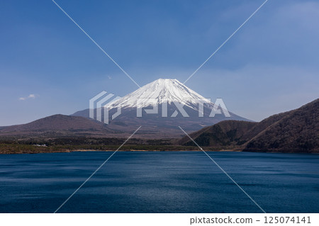 Fujikawaguchiko Town, Minamitsuru District, Yamanashi Prefecture: Lake Motosu and Mt. Fuji Fujikawaguchiko Town, Minamitsuru District, Yamanashi Prefecture: Lake Motosu and Mt. Fuji 125074141