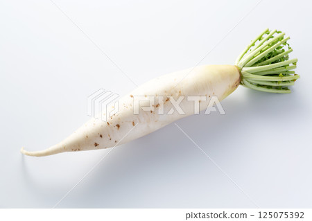 Chemical-free radish 125075392