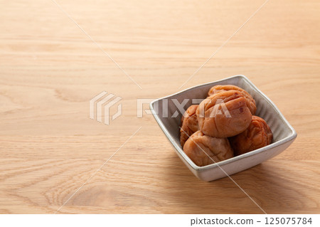 Umeboshi (Kishu Nanko Ume) 125075784