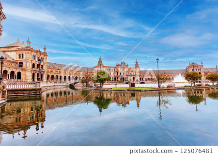 The stunning Plaza de Espana, Seville 125076481