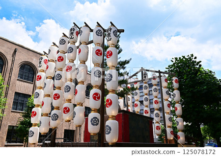 Kyoto Gion Festival, Kyoto's summer festival, one of Japan's three major festivals, Gion Festival scenery, lanterns shining against the blue sky Kyoto Gion Festival, Kyoto's summer festival, one of Japan's three major festivals, Gion Festival scenery, lanterns shining against the blue sky 125078172