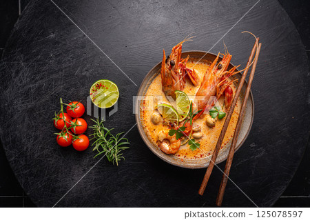 Tom Yam kung Spicy soup Tom Yam kung Spicy soup 125078597