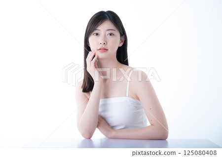 Beauty image of young women 125080408