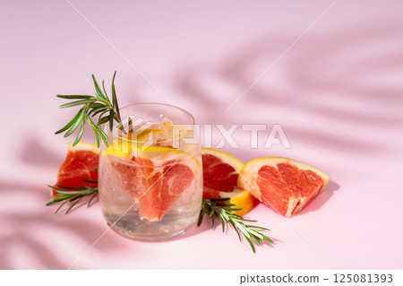 Summer refreshing drink with ice and grapefruit. 125081393