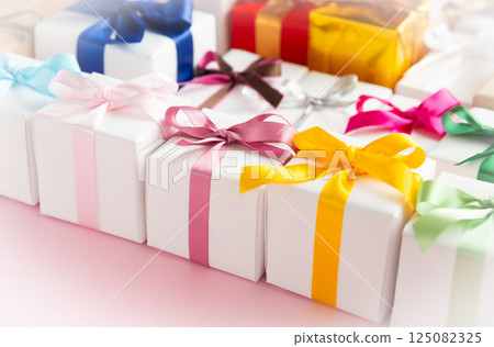 Lots of presents, gifts, gift boxes, ribbons, lots Lots of presents, gifts, gift boxes, ribbons, lots 125082325